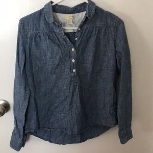 Levi’s adorable denim chambray shirt